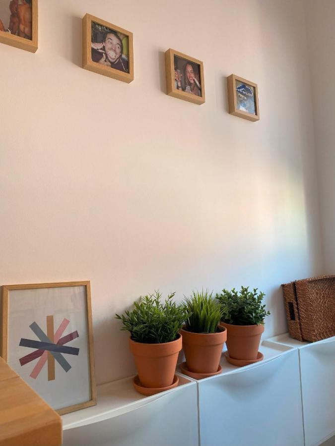 Lisbon, Renovated T2 Apartment Portas De Benfica Amadora Luaran gambar