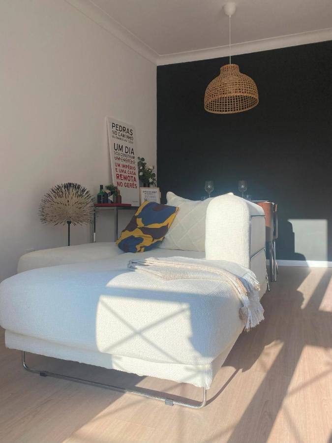 Lisbon, Renovated T2 Apartment Portas De Benfica Amadora Luaran gambar