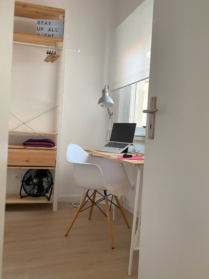 Lisbon, Renovated T2 Apartment Portas De Benfica Amadora Luaran gambar